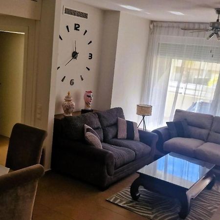 Immaculate 2-Bed Apartment In Пего Экстерьер фото