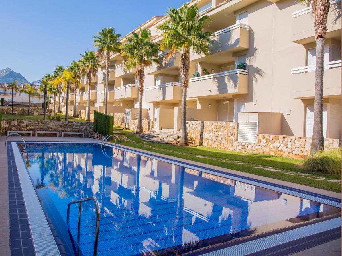 Immaculate 2-Bed Apartment In Пего Экстерьер фото