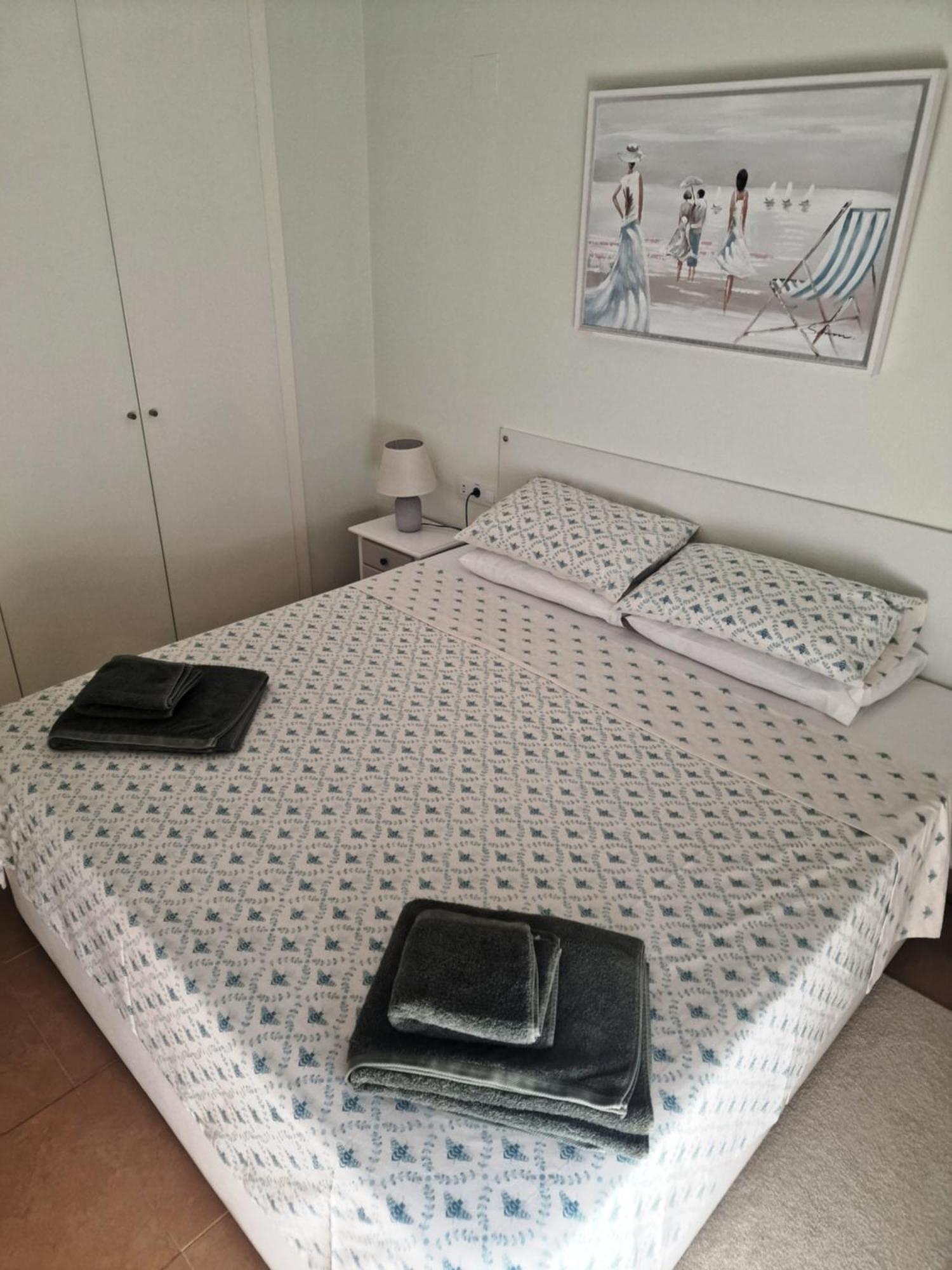 Immaculate 2-Bed Apartment In Пего Экстерьер фото